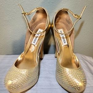 Gold Heels by Steve Madden Size 6